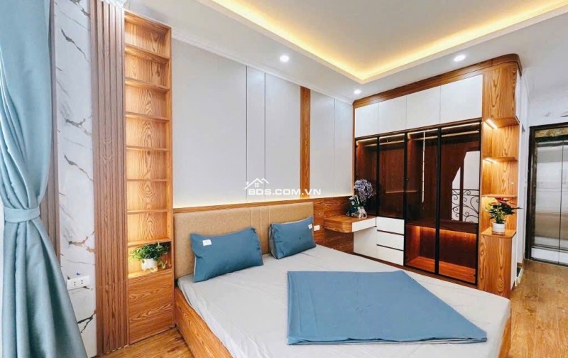 Bán nhà Trương Định 5 Tầng Thang Máy Mới Kính Koong 42m Nhỉnh 8 Tỷ